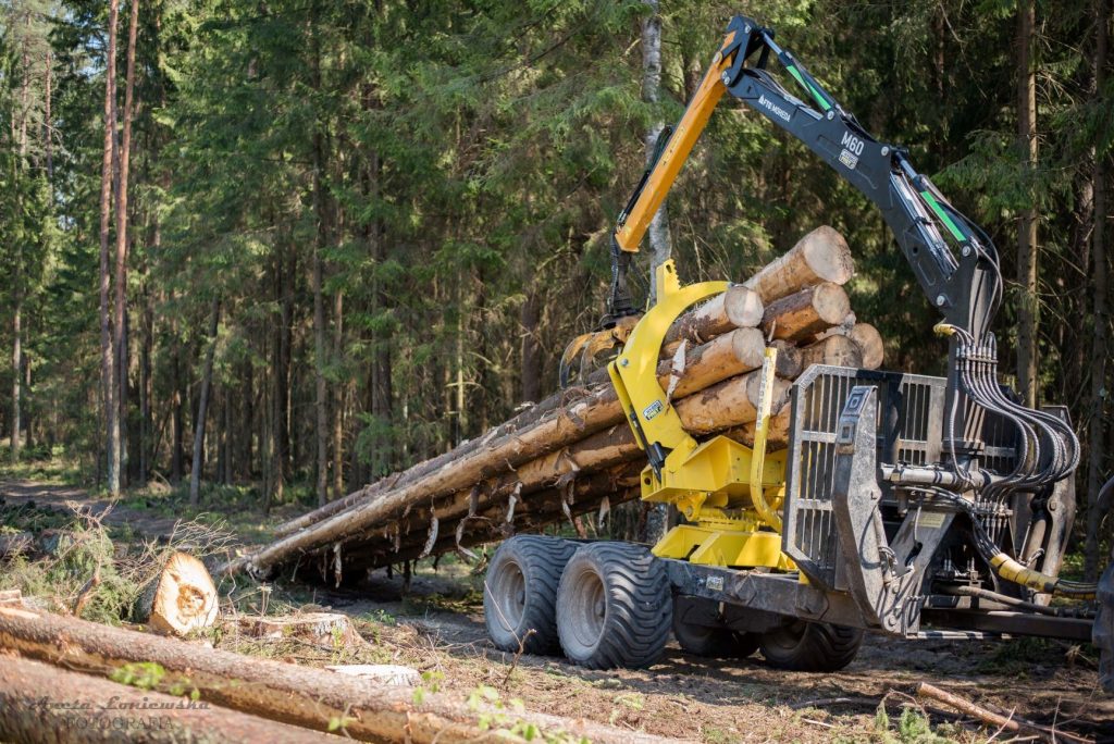 FH 1.6 | hydraulické zajištění dlouhé kulatiny pro vyvážecí vlek