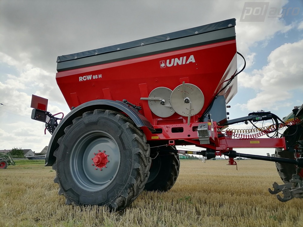 Rozmetadlo minerálních hnojiv a vápence UNIA RCW 90 TD