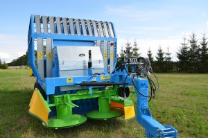 Sběrací vůz s čelním bubnovým sečením ZAMET T635/3
