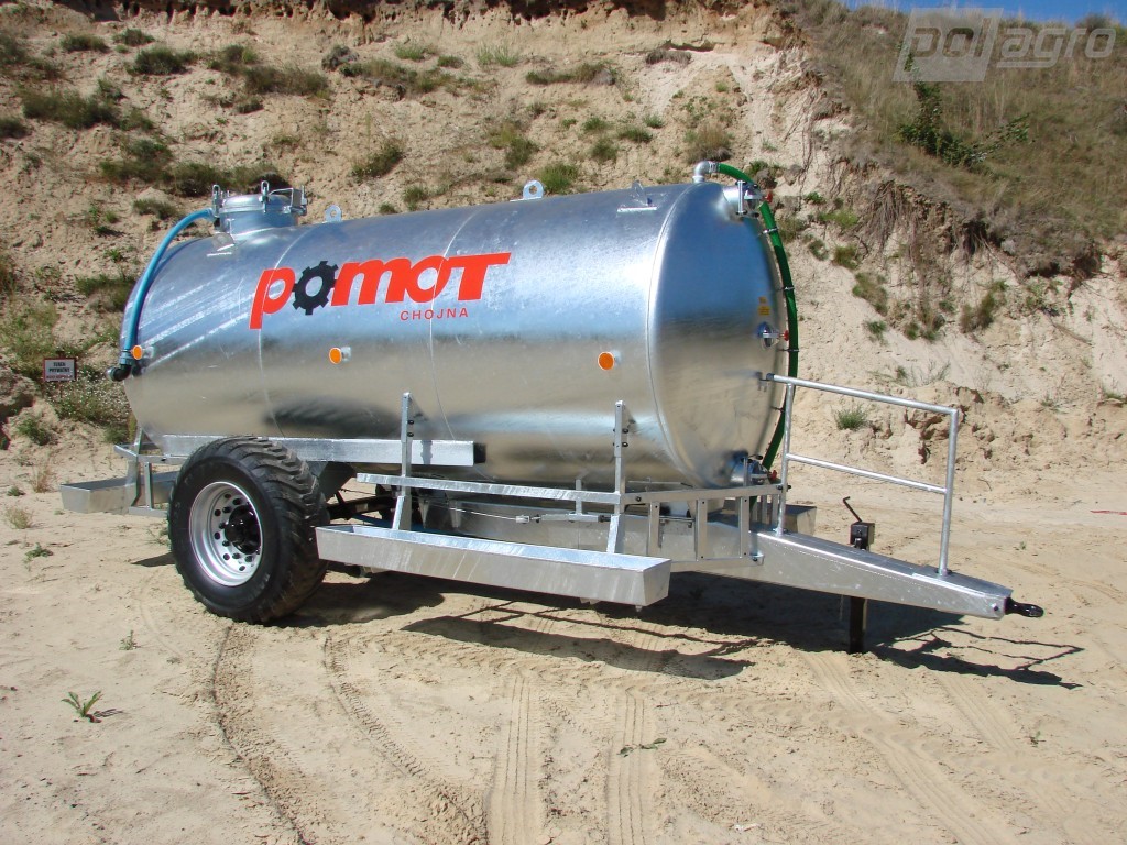 POMOT T-507/4 – traktorová napáječka zvířat 2 500 l
