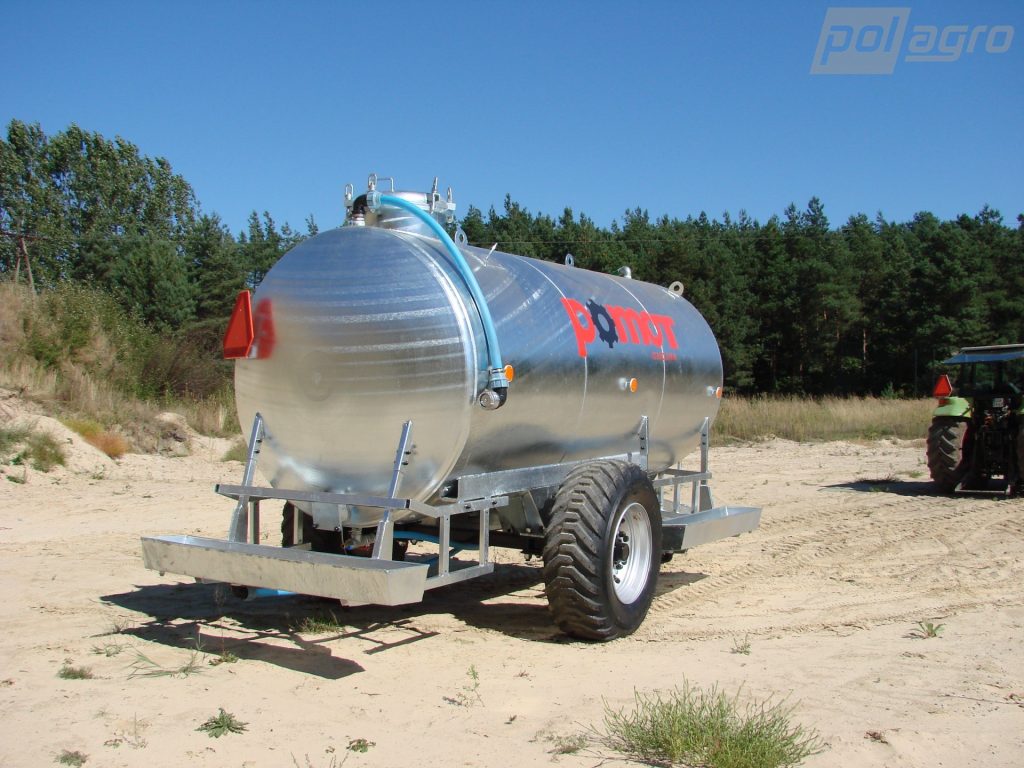 POMOT T-507/4 – traktorová napáječka zvířat 8 000 l